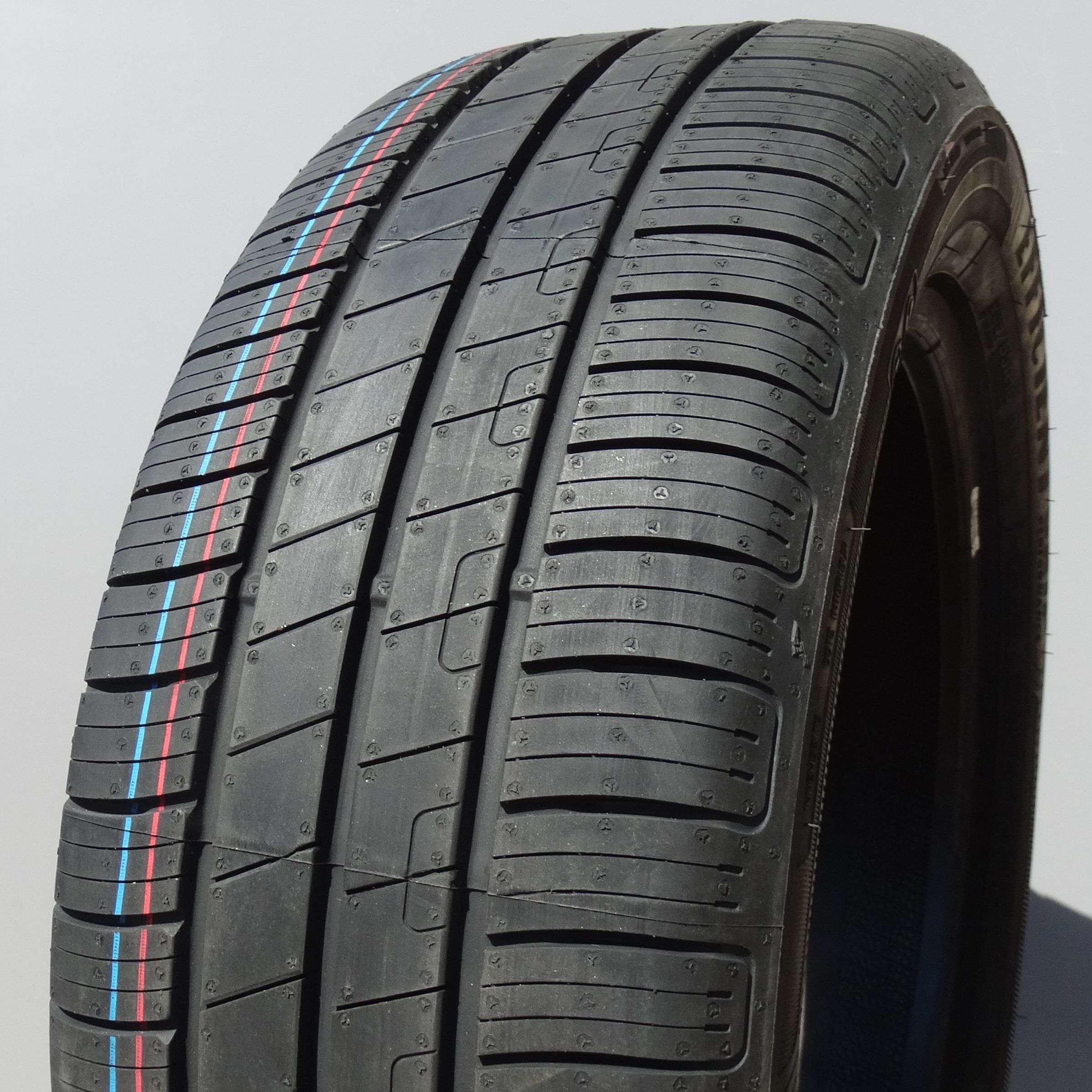 GOODYEAR EFFICIENTGRIP PERFORMANCE