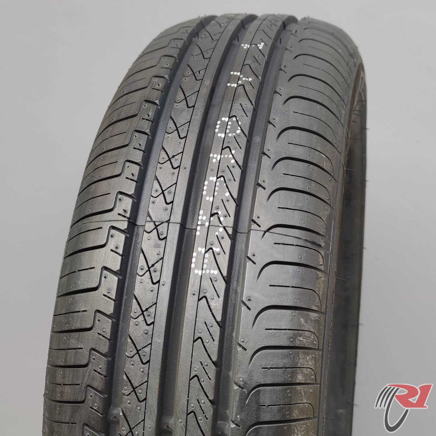GT Radial CHAMPIRO FE1 CITY