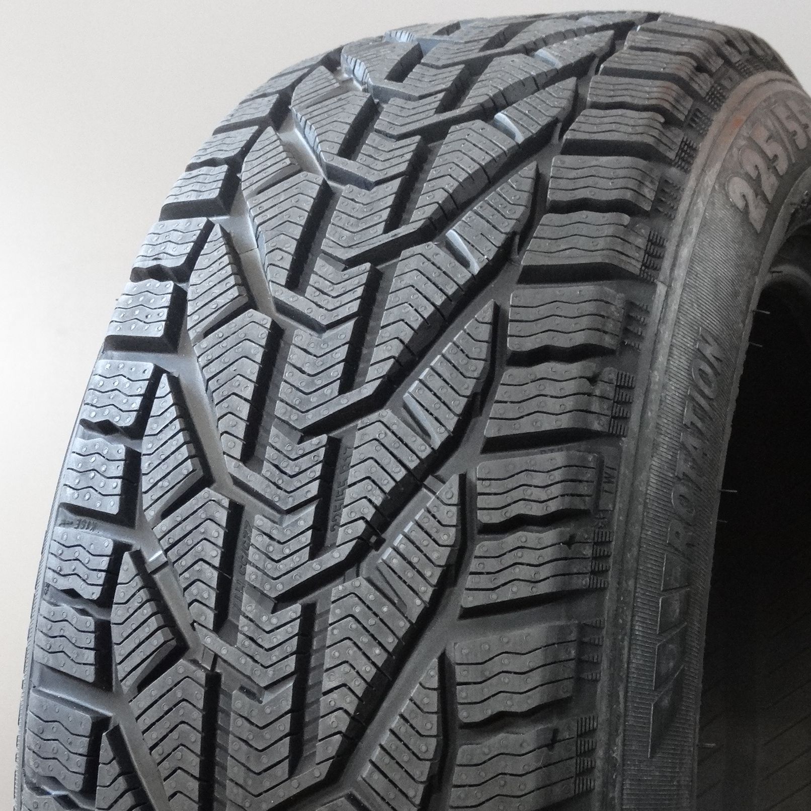 KORMORAN SUV SNOW