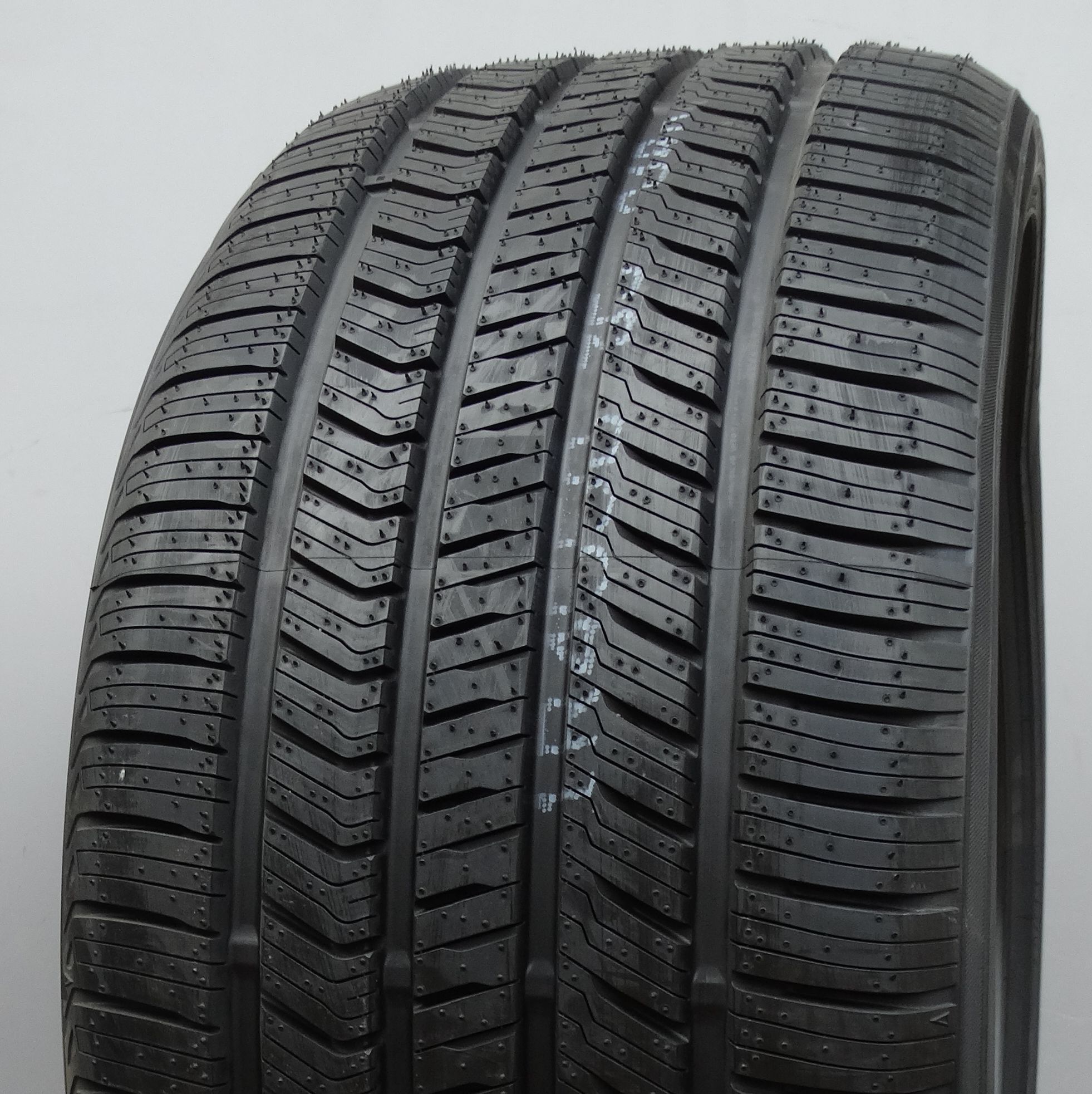Yokohama G057 GEOLANDAR X-CV
