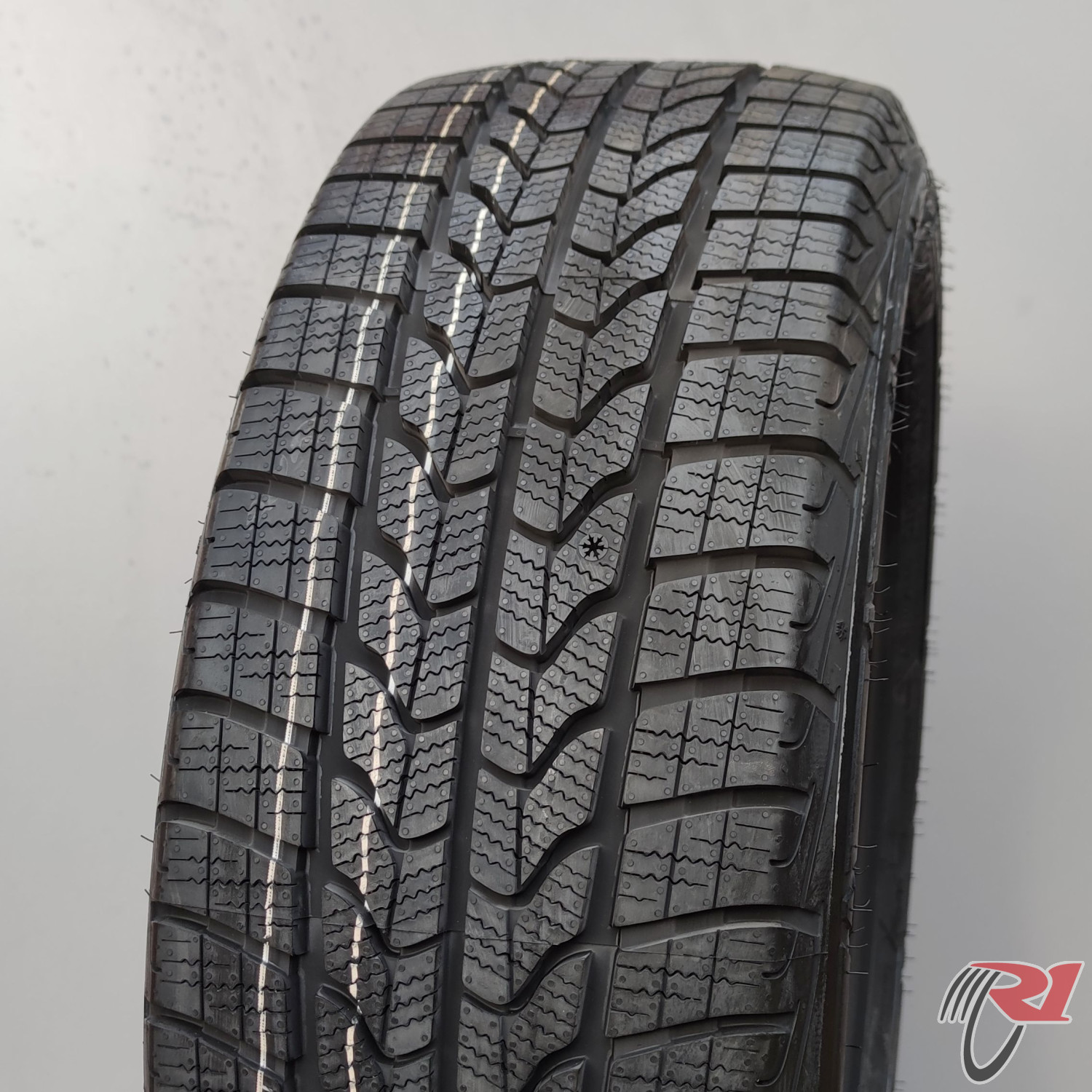GOODYEAR ULTRA GRIP CARGO (C)