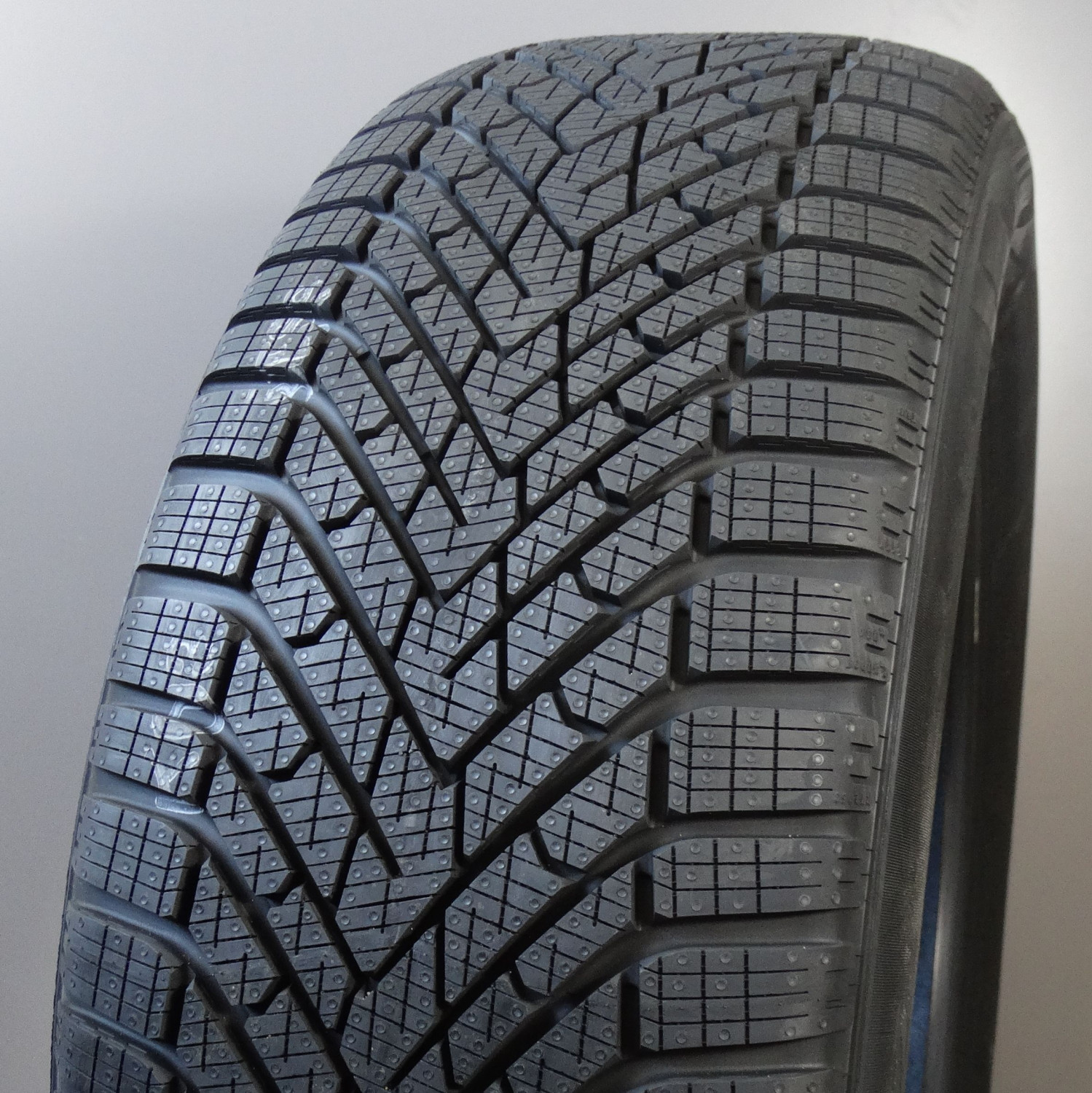 PIRELLI SCORPION WINTER 2 285/40 R21