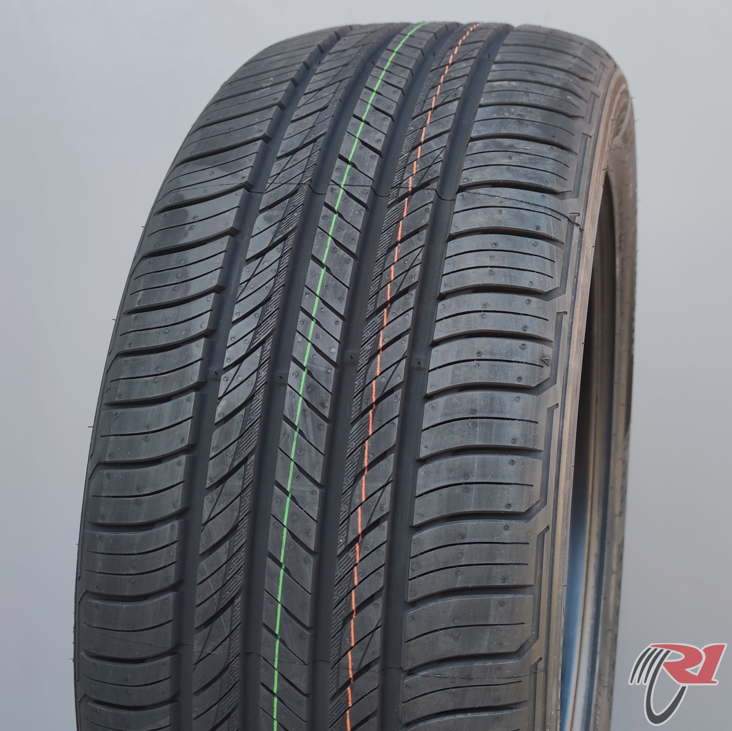 KUMHO HP71 245/65 R17