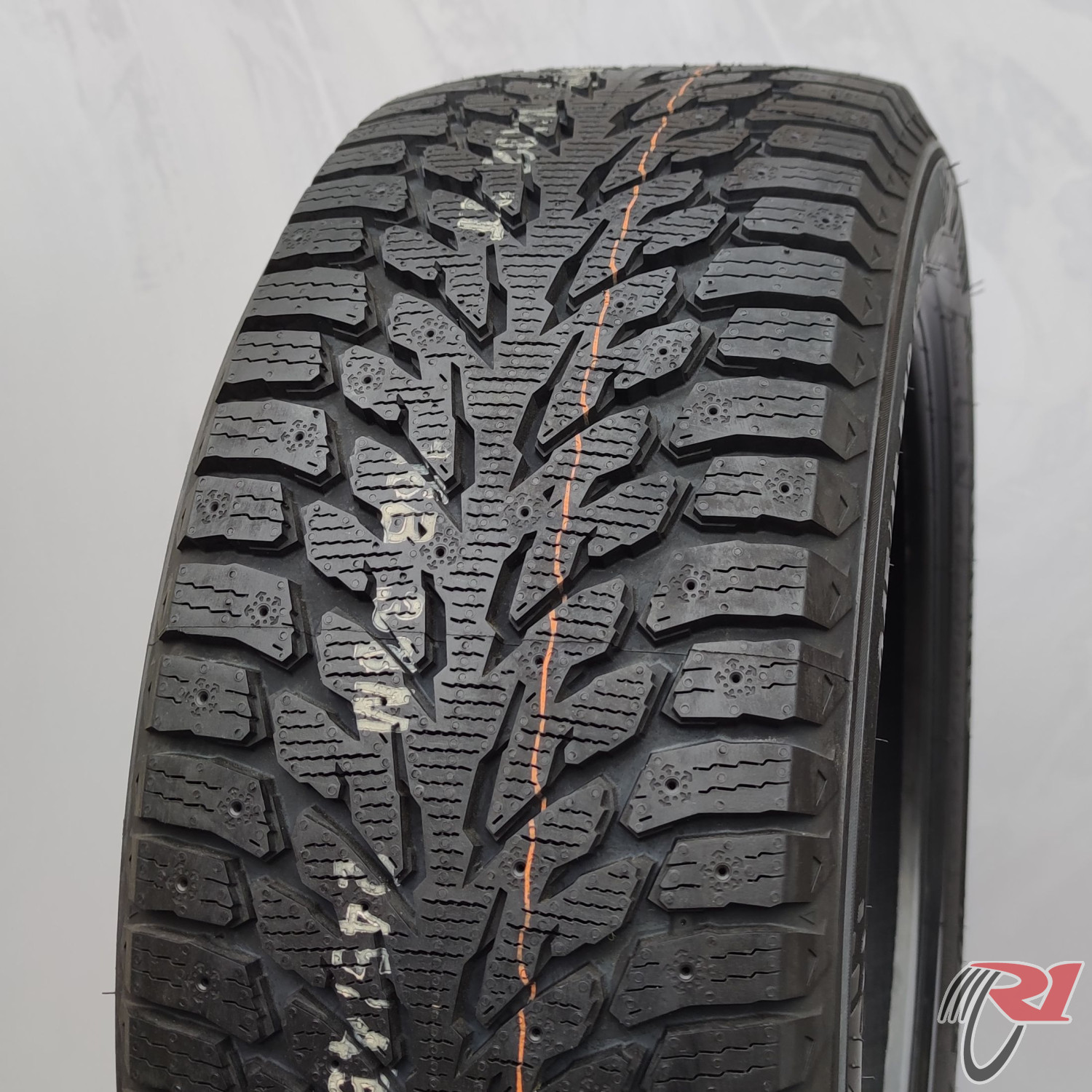 KUMHO WI32 215/65 R16