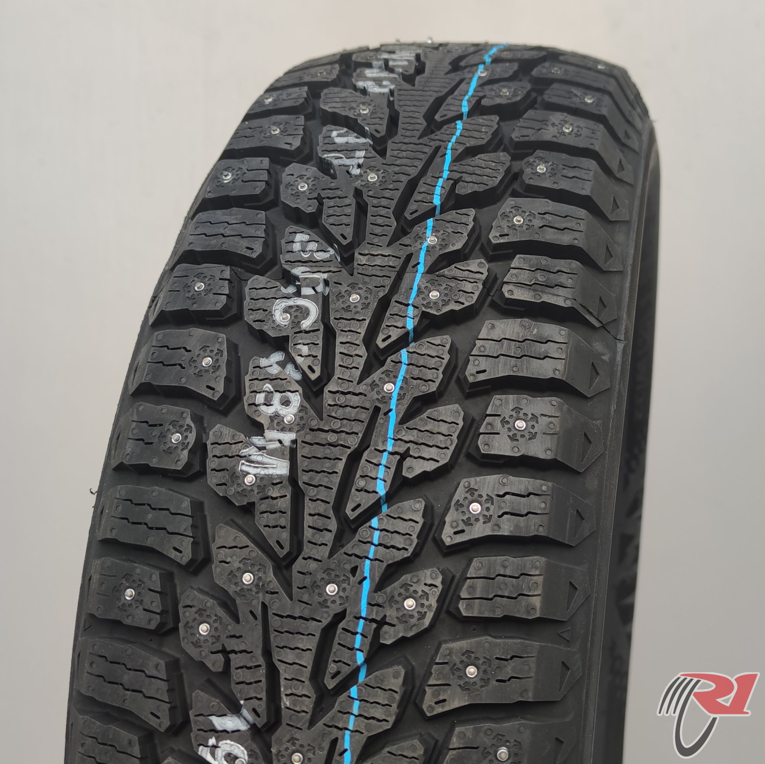 KUMHO WI32 FS 205/65 R16