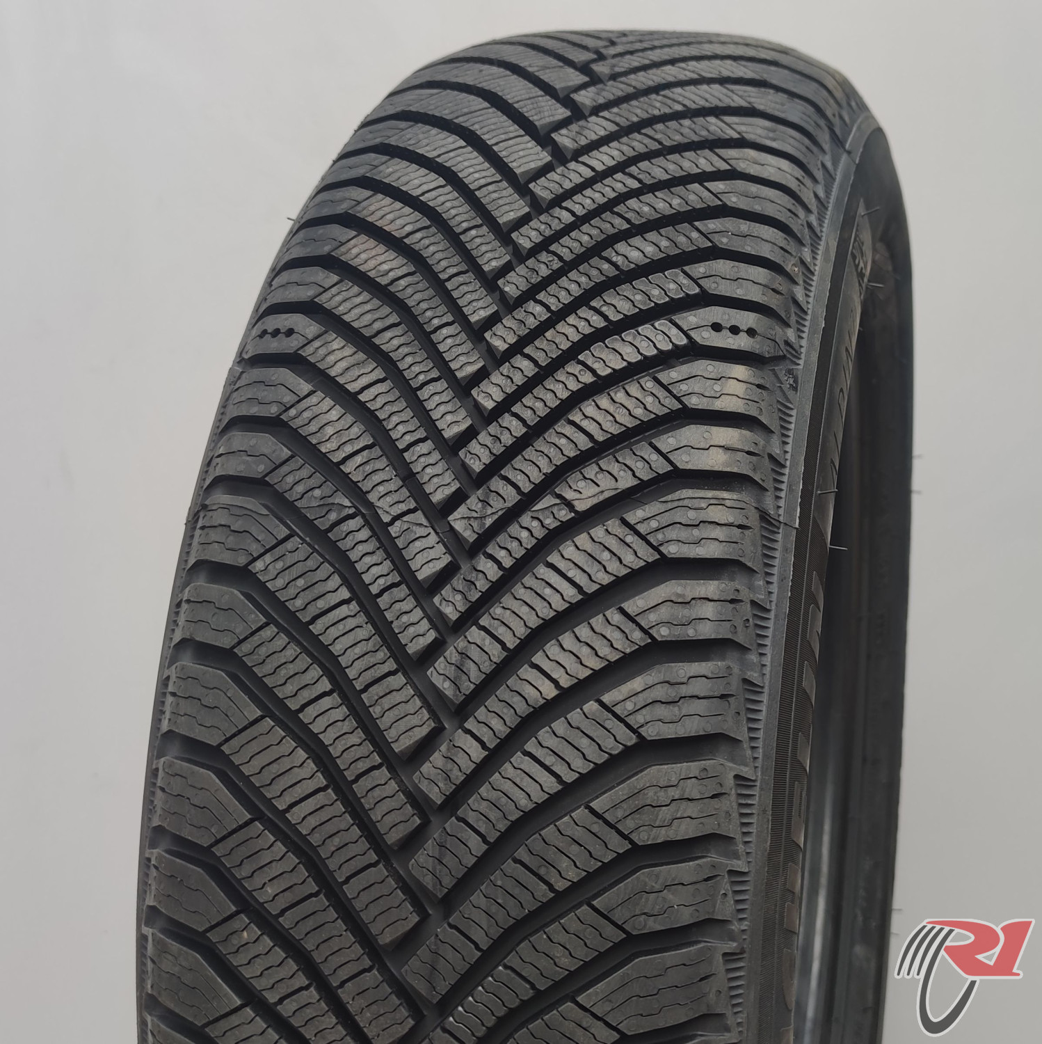 MICHELIN ALPIN 7 215/60 R16