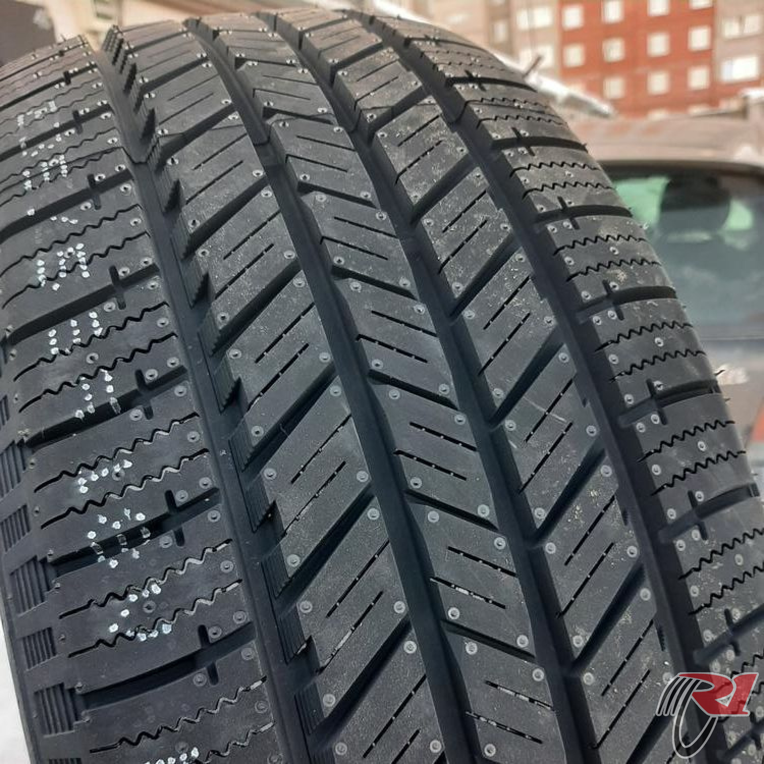 DYNAMO HISCEND-H MHT01 265/70 R16