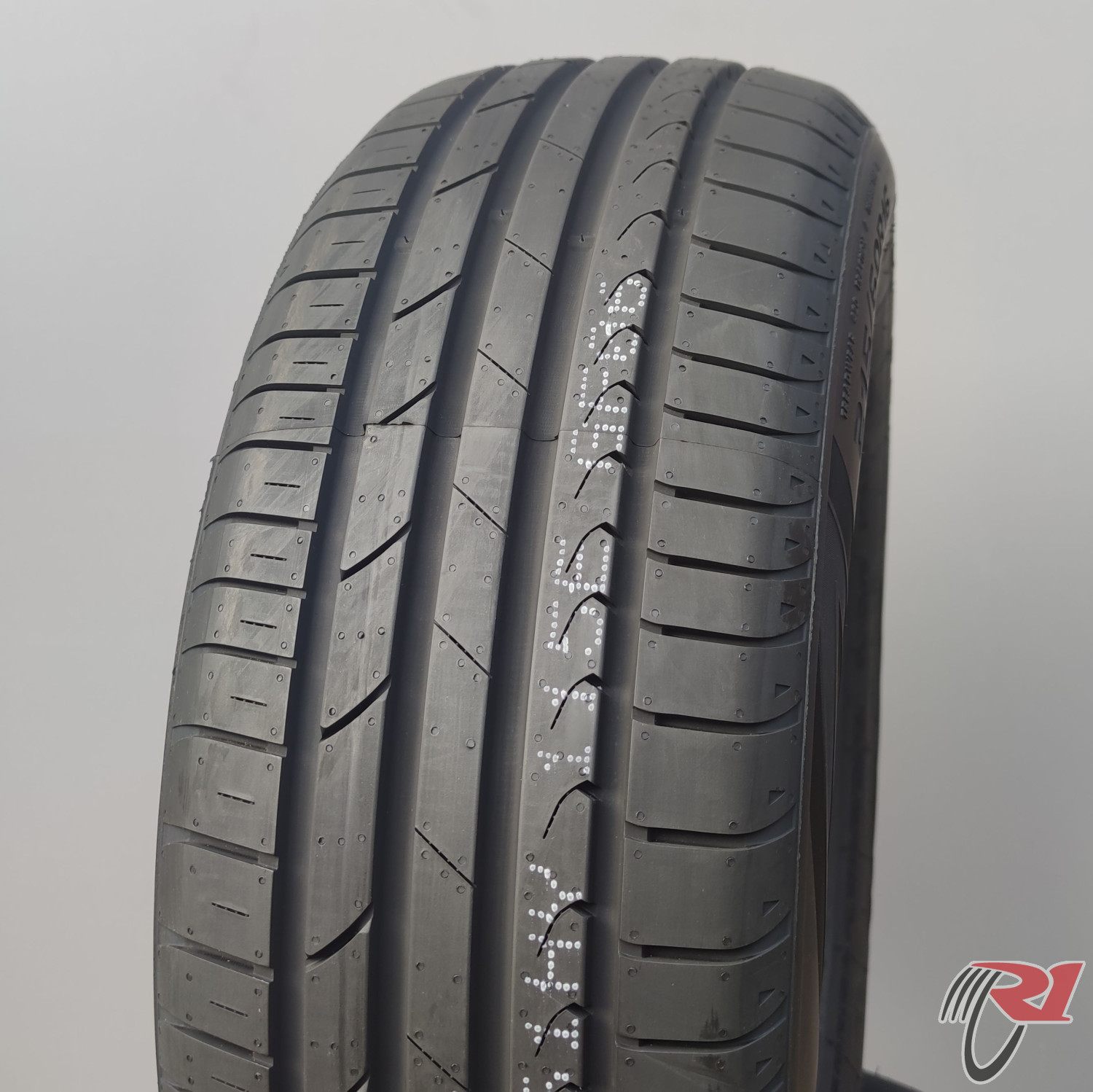 GT Radial CHAMPIRO FE2 EVO
